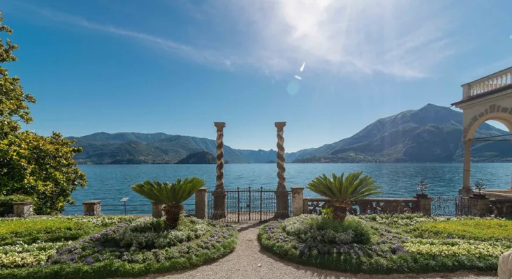 villa monastero boat tour