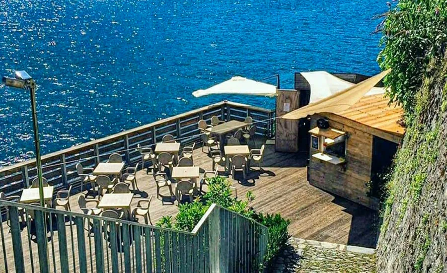 como restaurant boat tour